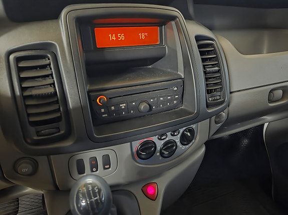 Renault Trafic 9 of 11