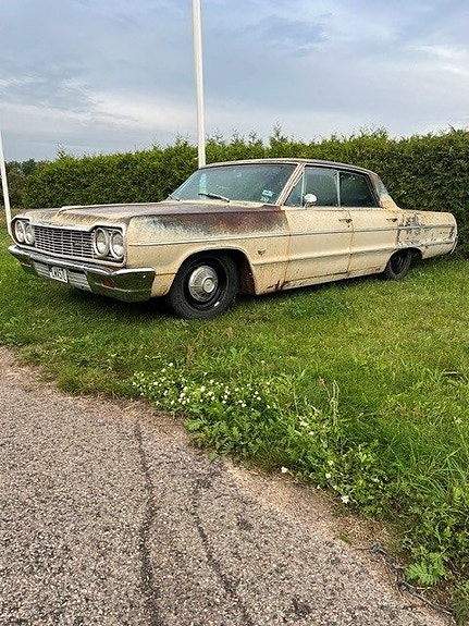 Chevrolet Impala 2 of 9