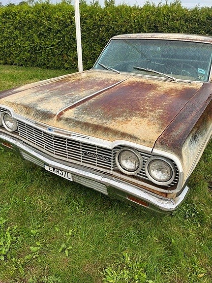 Chevrolet Impala 3 of 9