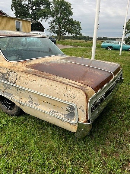 Chevrolet Impala 4 of 9