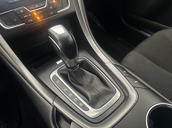 Ford Mondeo 26 of 30