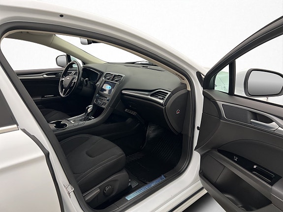 Ford Mondeo 16 of 30