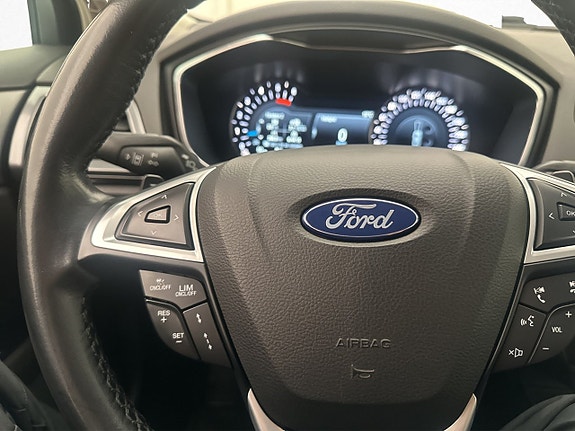 Ford Mondeo 19 of 30