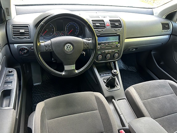 Volkswagen Golf V 7 of 14