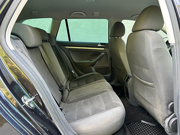 Volkswagen Golf V 11 of 14