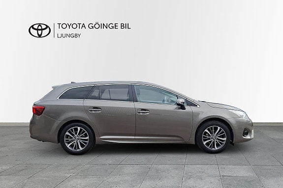 Toyota Avensis 17 of 19