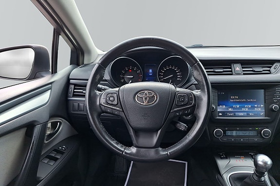 Toyota Avensis 9 of 19