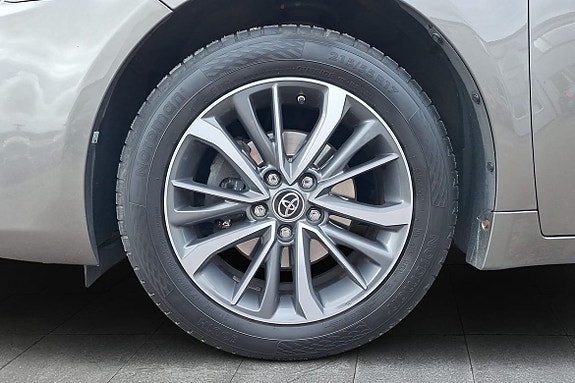 Toyota Avensis 16 of 19