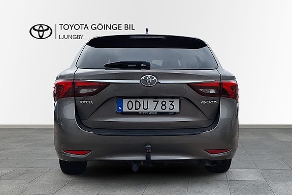 Toyota Avensis 4 of 19