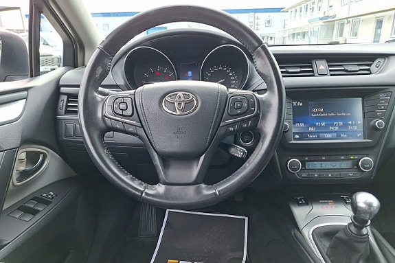 Toyota Avensis 13 of 19