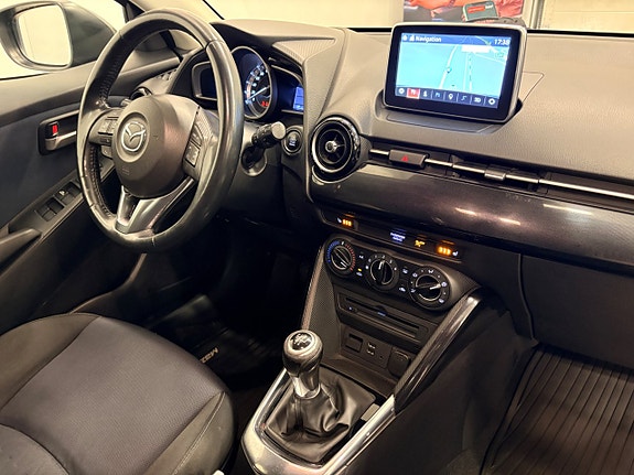 Mazda 2 13 of 30