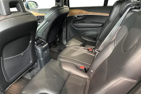 Volvo XC90 13 of 25