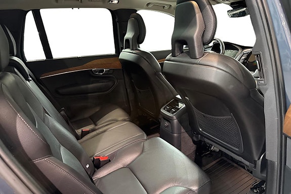 Volvo XC90 9 of 25
