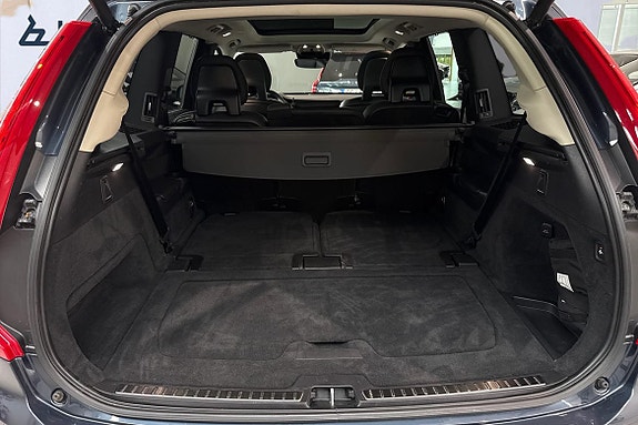 Volvo XC90 12 of 25