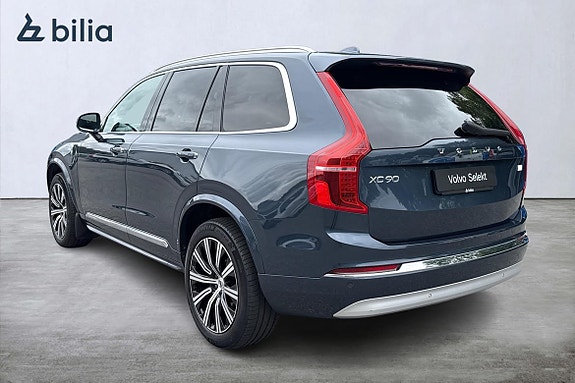 Volvo XC90 2 of 25