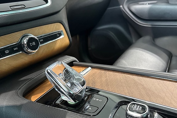 Volvo XC90 23 of 25