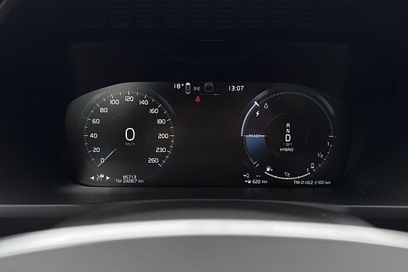 Volvo XC90 16 of 25