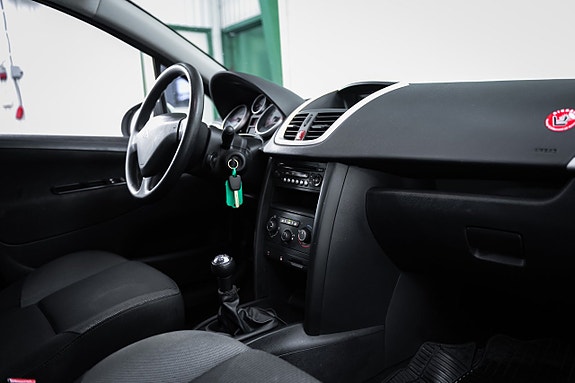 Peugeot 207 15 of 15