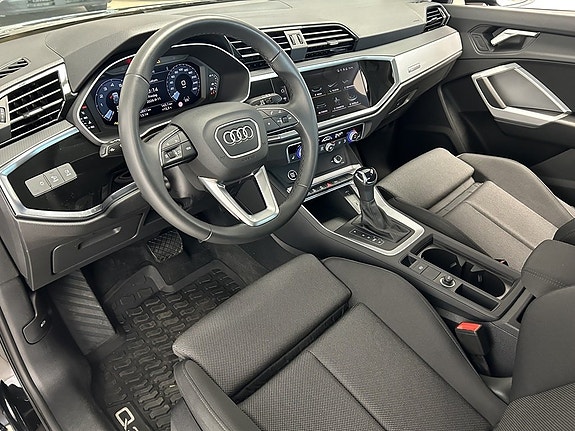 Audi Q3 12 of 26