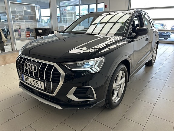 Audi Q3 3 of 26