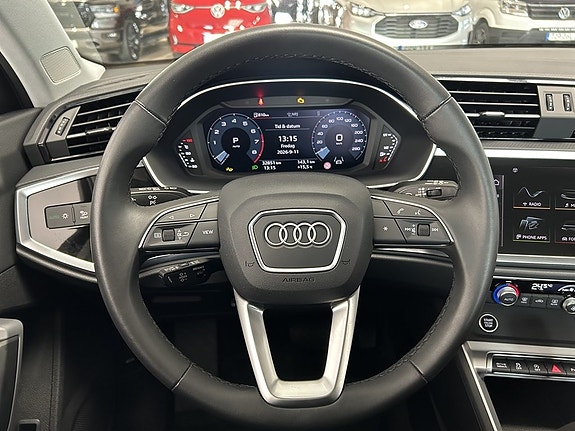Audi Q3 14 of 26