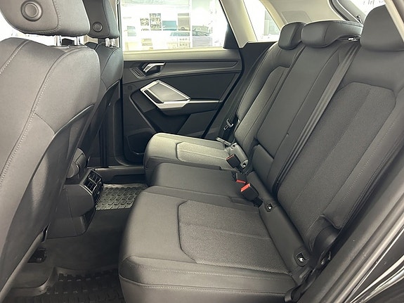 Audi Q3 11 of 26