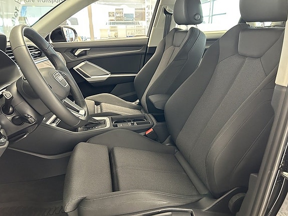 Audi Q3 10 of 26