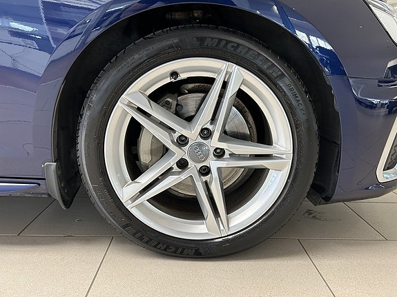 Audi A4 25 of 26