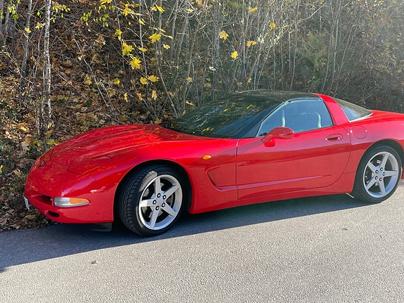 Chevrolet Corvette 2 of 9