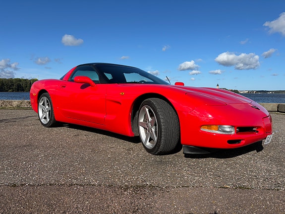 Chevrolet Corvette 5 of 9