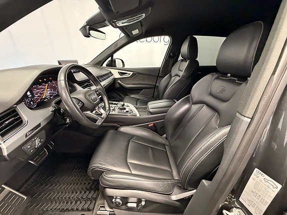 Audi Q7 8 of 16