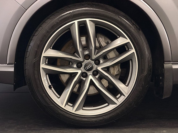 Audi Q7 7 of 16