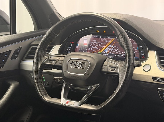 Audi Q7 13 of 16
