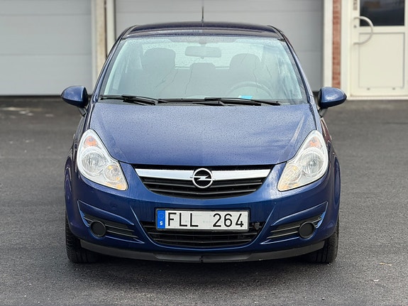 Opel Corsa 2 of 12
