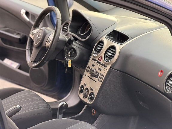 Opel Corsa 10 of 12