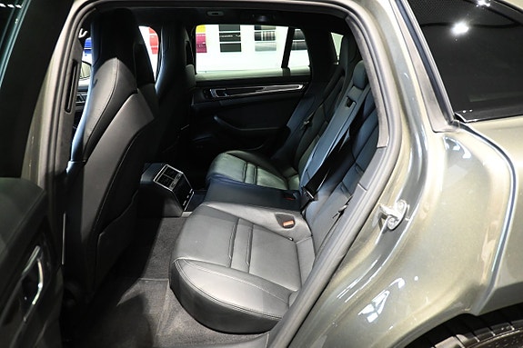 Porsche Panamera 4 13 of 30