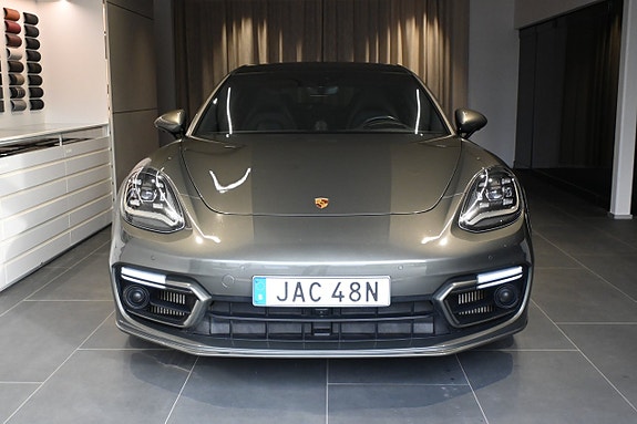 Porsche Panamera 4 3 of 30