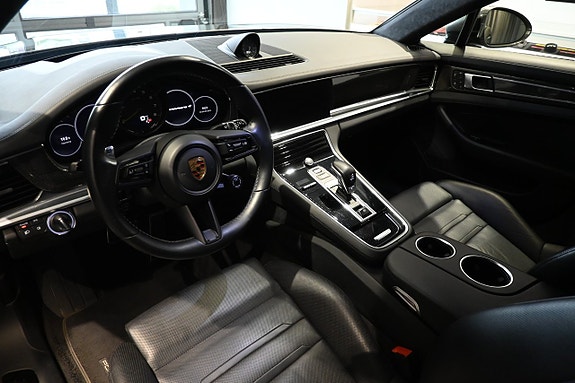 Porsche Panamera 4 11 of 30