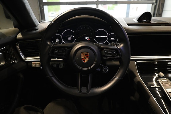 Porsche Panamera 4 15 of 30