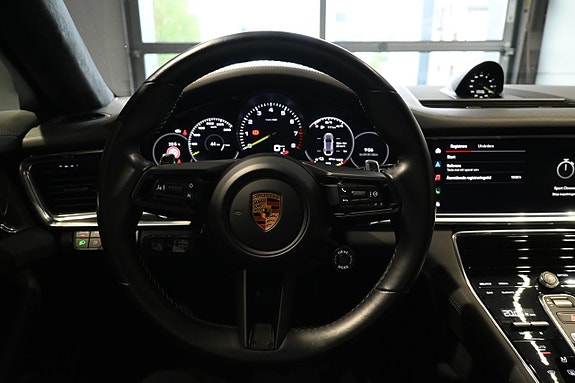 Porsche Panamera 4 17 of 30