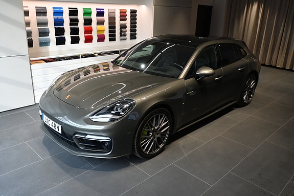 Porsche Panamera 4 2 of 30