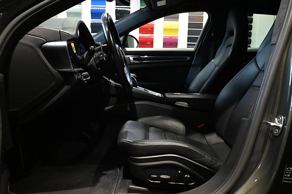 Porsche Panamera 4 10 of 30