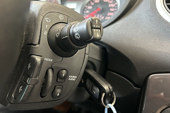 Renault Clio 21 of 27