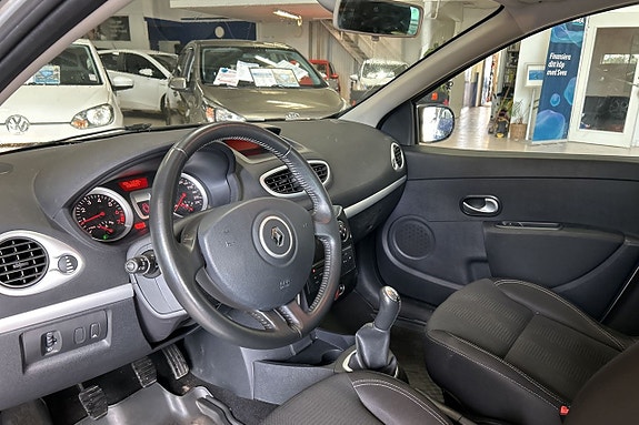 Renault Clio 12 of 27