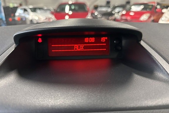 Renault Clio 26 of 27