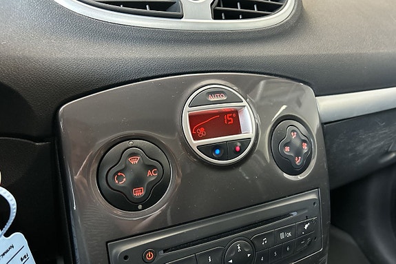 Renault Clio 17 of 27