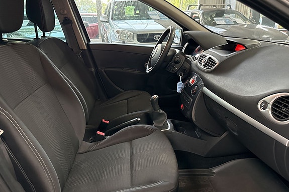 Renault Clio 13 of 27