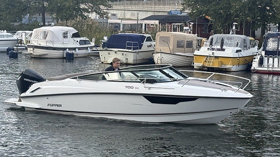Flipper 700DC / Mercury 225hk -21