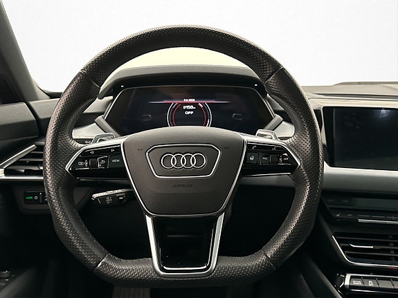 Audi e-tron GT 15 of 30