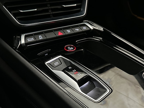 Audi e-tron GT 27 of 30